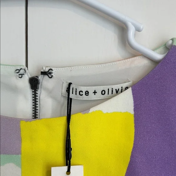 Alice + Olivia Sleeveless Abstract Print Shift Dress - Multicolor - Picture 3 of 4